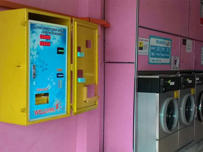 Laundromats Change Machine